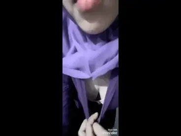 Ukhti Hijab Ungu Cantik Pasrah Di Kamar Tidur